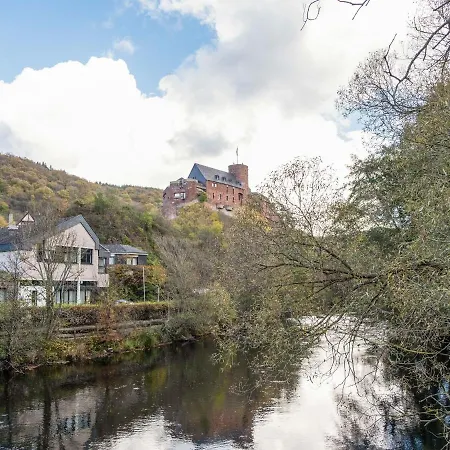 Dom wakacyjny A Lovely Watermill Surrounded By Delightful Greenery
